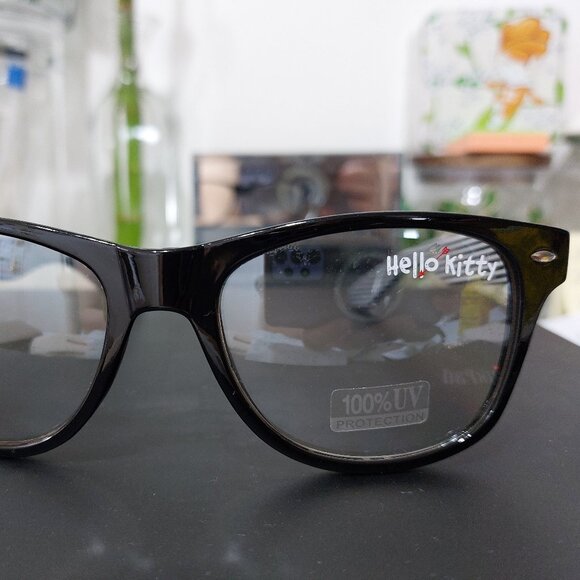 Rare Discontinued Clear HELLO KITTY UV Protection Sunglasses Black Frame - Picture 9 of 13